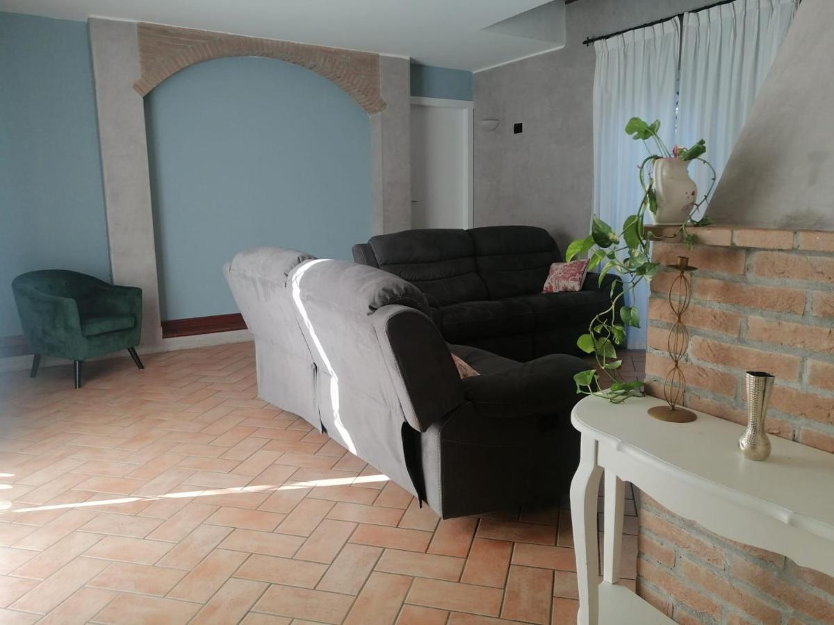 Lussuosa Villa Vicino Alla Stazione Caronno Pertusella Exteriér fotografie
