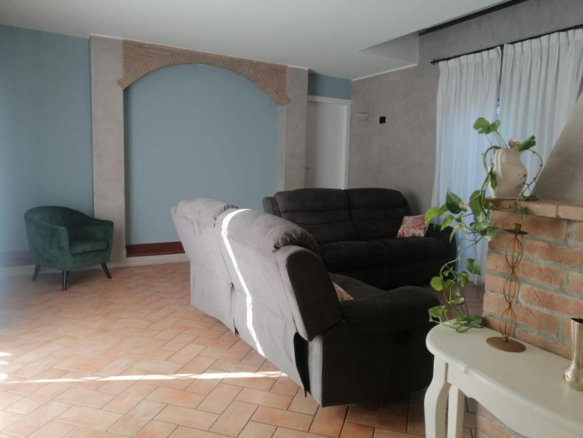 Lussuosa Villa Vicino Alla Stazione Caronno Pertusella Exteriér fotografie
