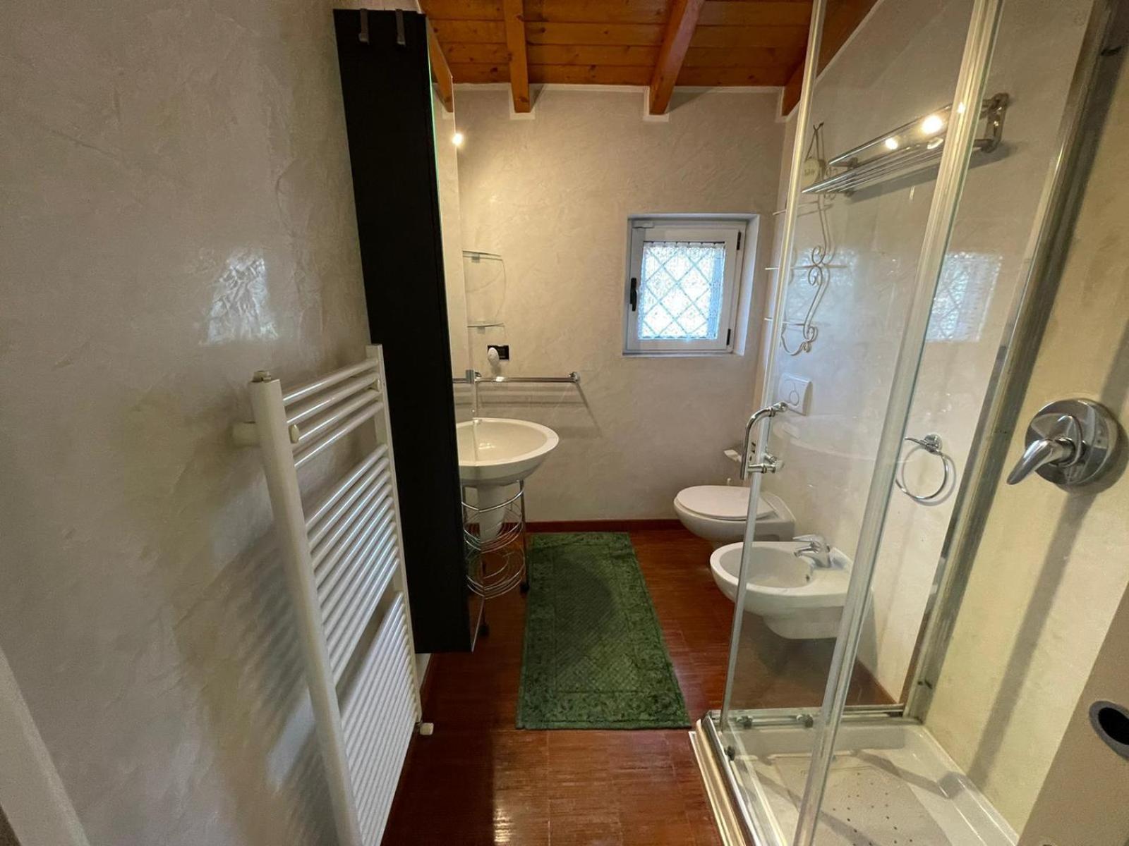 Lussuosa Villa Vicino Alla Stazione Caronno Pertusella Exteriér fotografie